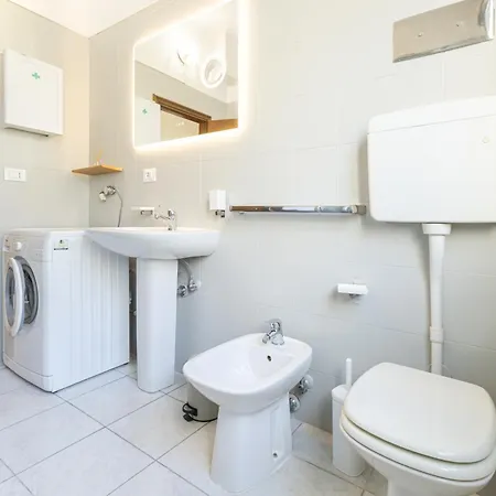 Appartement Carracci 29 *