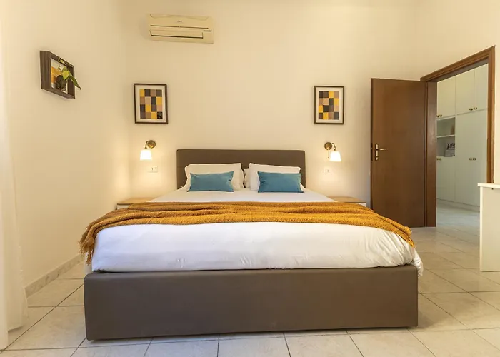 Carracci 29 بولونيا